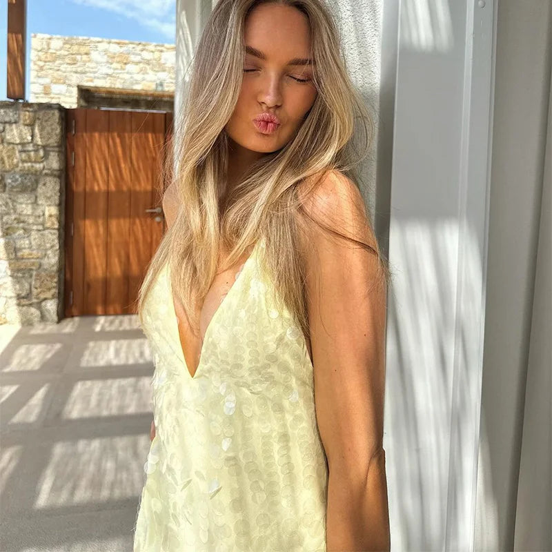 שמלת דגם אביב